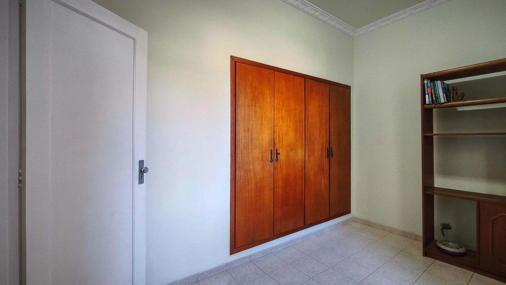 Apartamento de 3 quartos com cozinha separada e 2 banheiros — photo 15