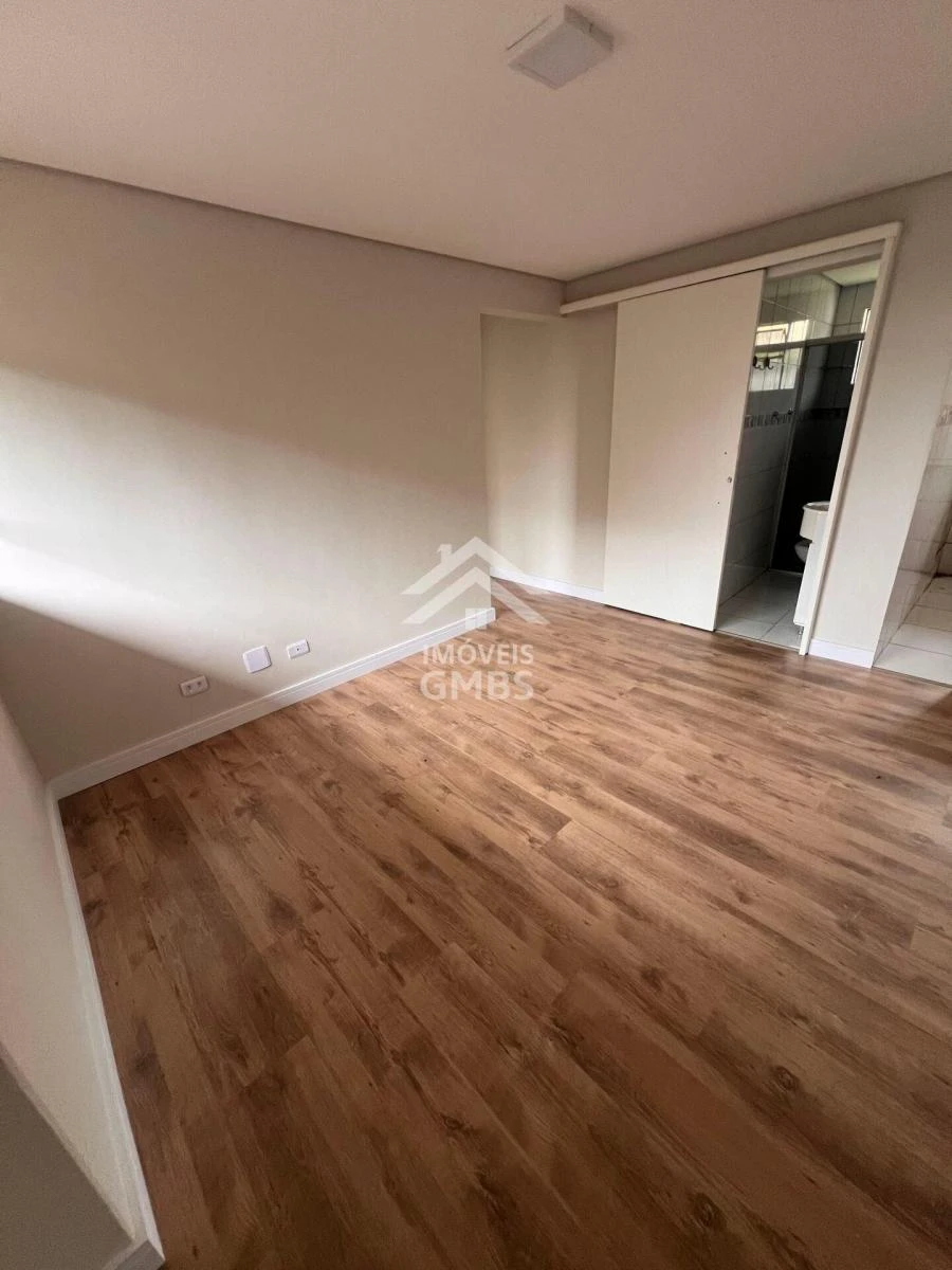 Квартира з 2 спальнями та дерев'яною підлогою або ламінатом — photo 6