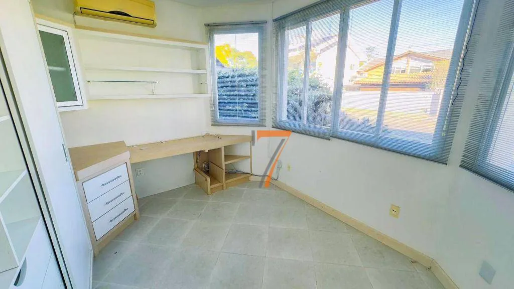 Casa con 4 dormitorios y balcón privado — photo 5