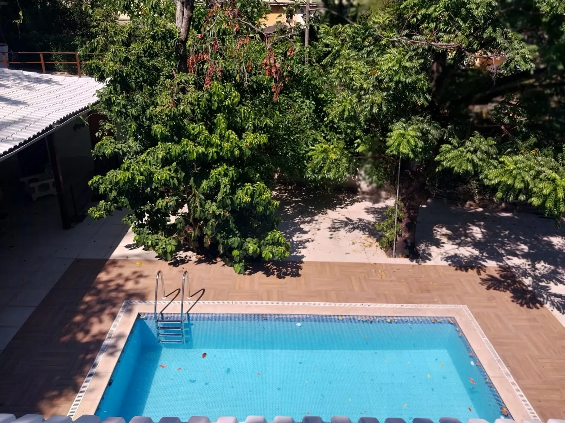 Furnished house with 4 en-suites, 7 baths and 600 m² — photo 18