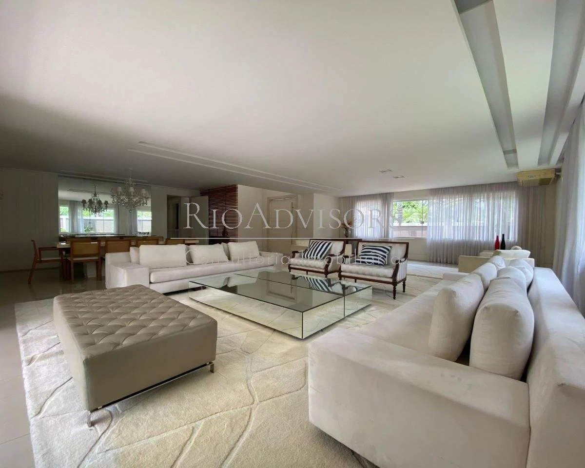 House 890 m² with 6 en-suite bedrooms and gas kitchen — photo 7