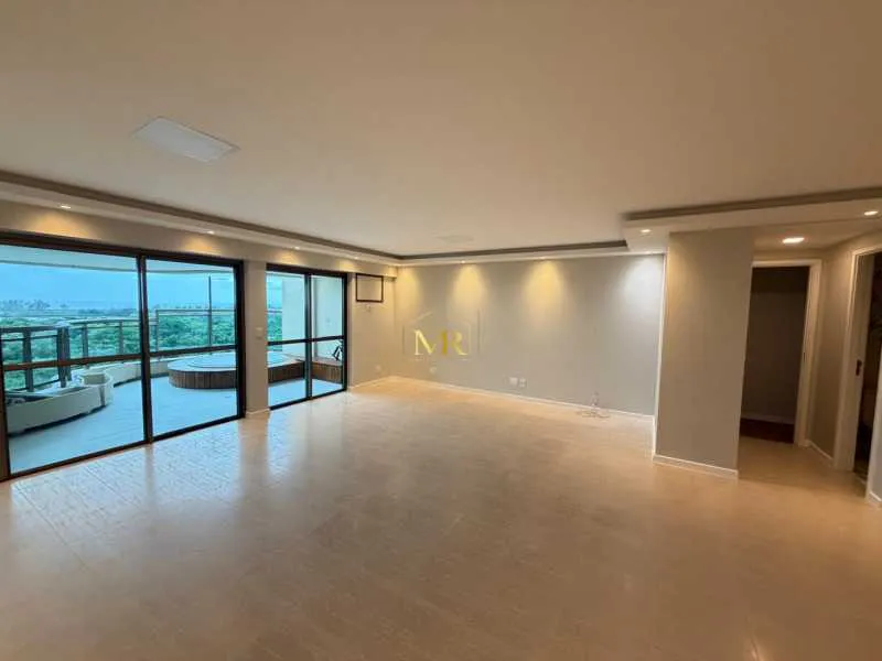 Apartment, 170 m², with a jacuzzi — photo 3