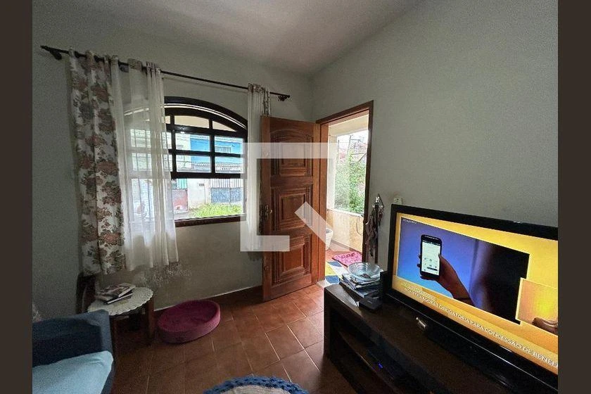 Furnished 3-bedroom house with desk workspace — photo 38