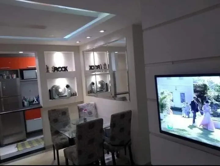 3-bedroom apartment in a building with a pool — photo 5