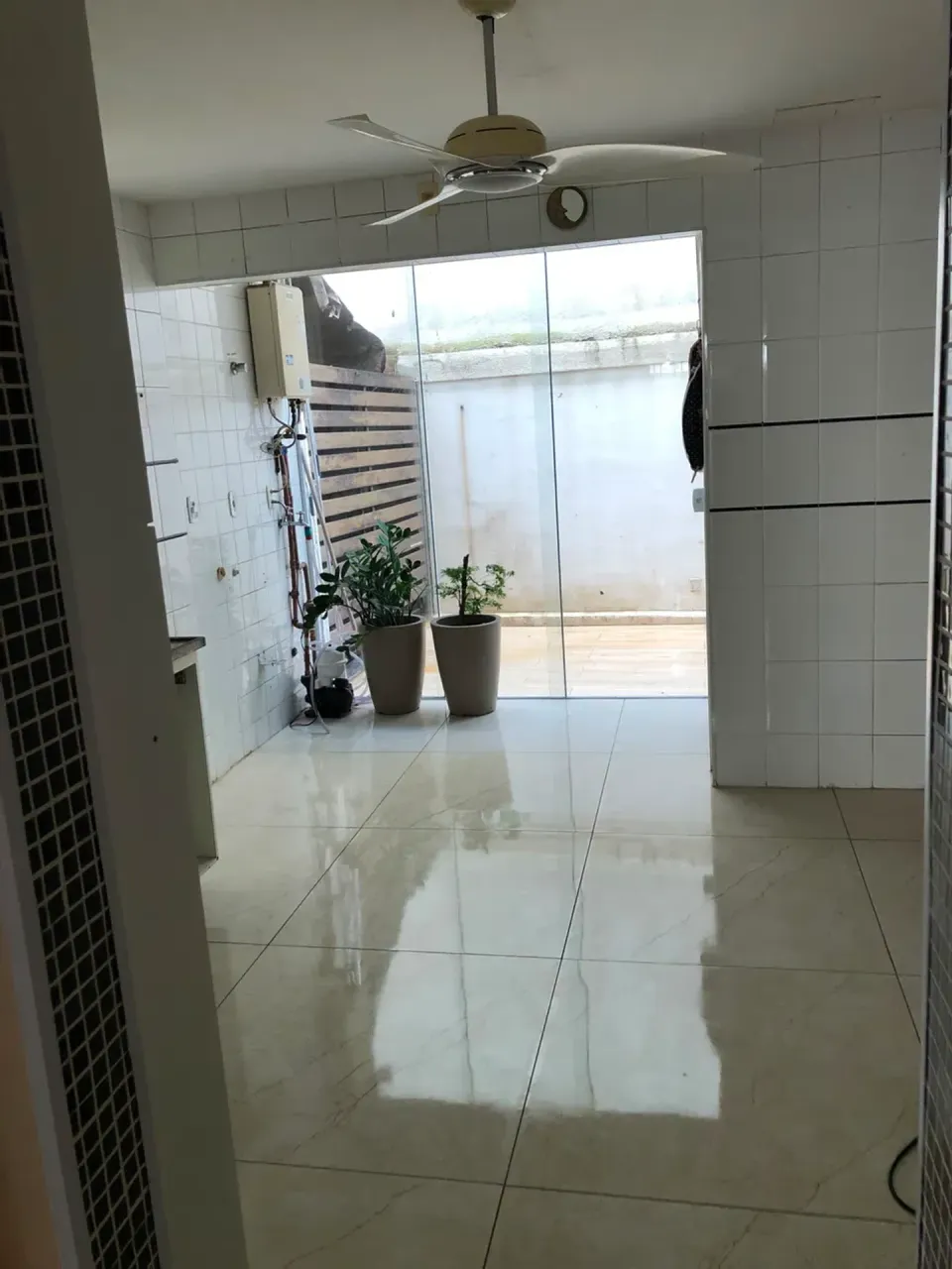 Casa com 3 quartos e 4 banheiros com cozinha fechada — photo 8