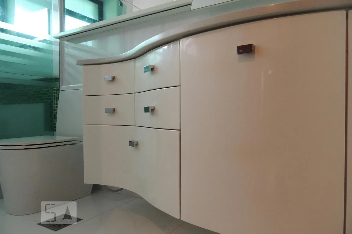Apartamento de 4 quartos com janelas do piso ao teto — photo 65
