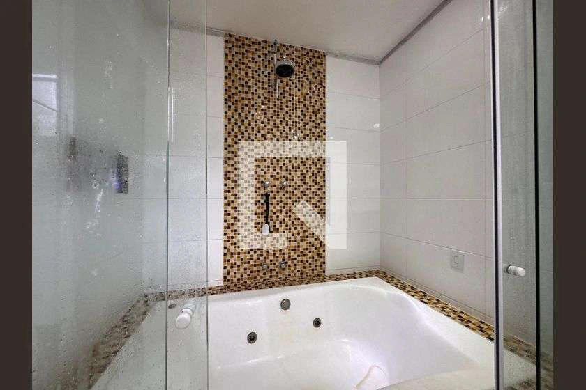 House with 3 en-suites and 3 parking spots, 270 m² — photo 9