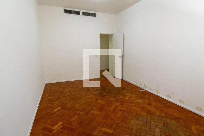 Rental apartment with 4 bedrooms and 4 bathrooms — photo 35