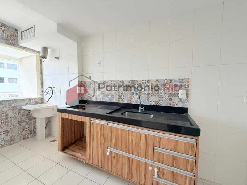 Apartment with 2 bedrooms and balcony with city view — photo 22