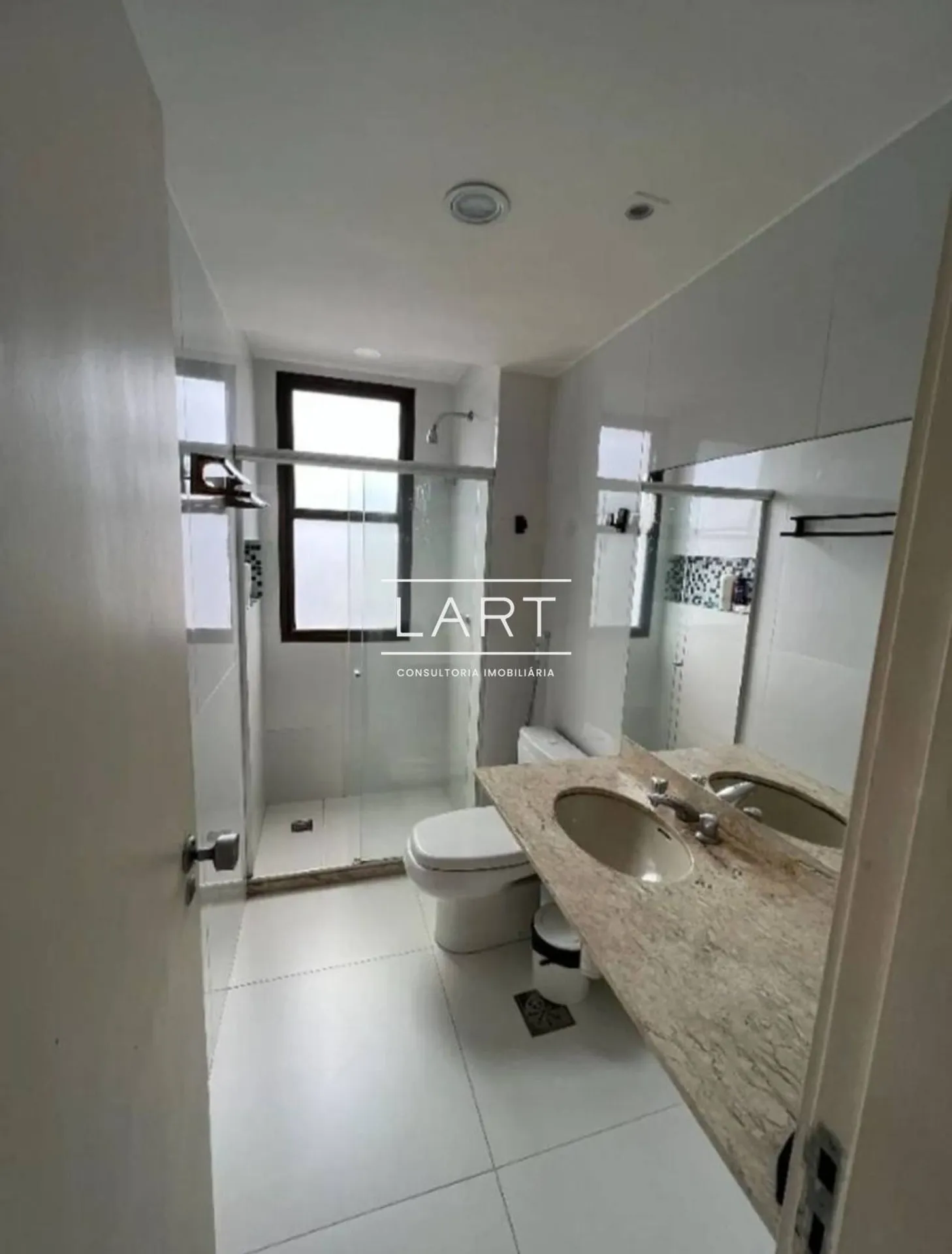 Apartment on the 11th floor with a bathtub — photo 15
