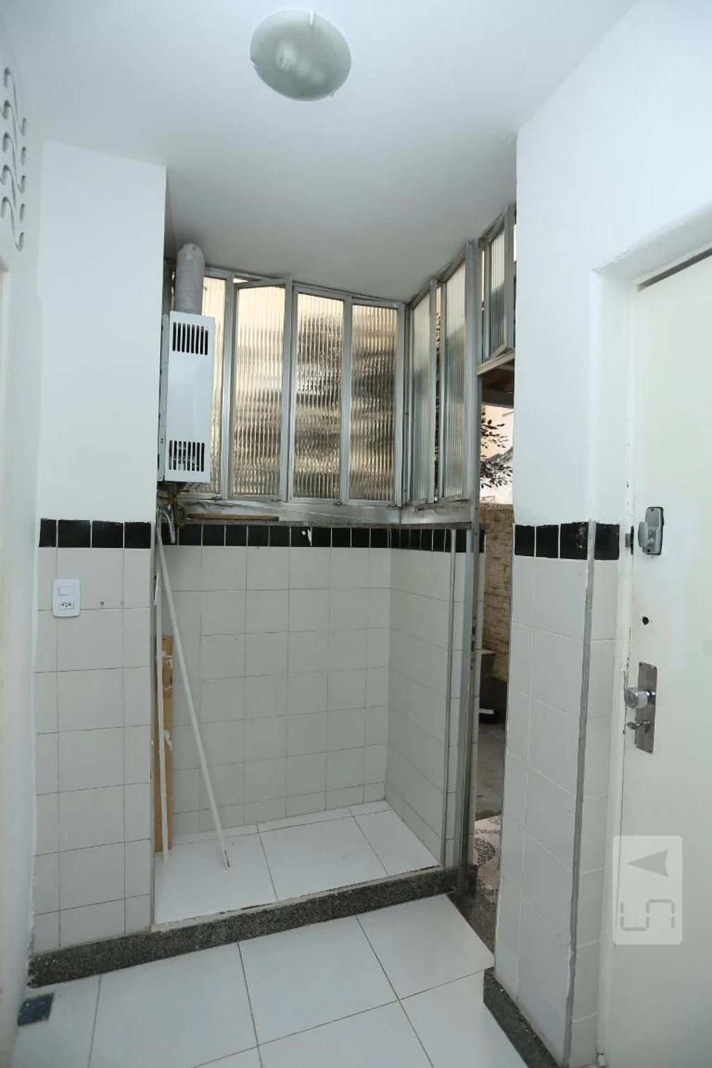 Нежитловий апартамент з 3 спальнями та окремою кухнею — photo 26