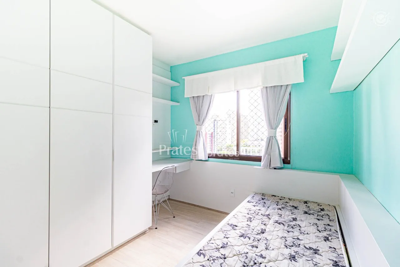 3-bedroom apartment with a glassed-in balcony — photo 11