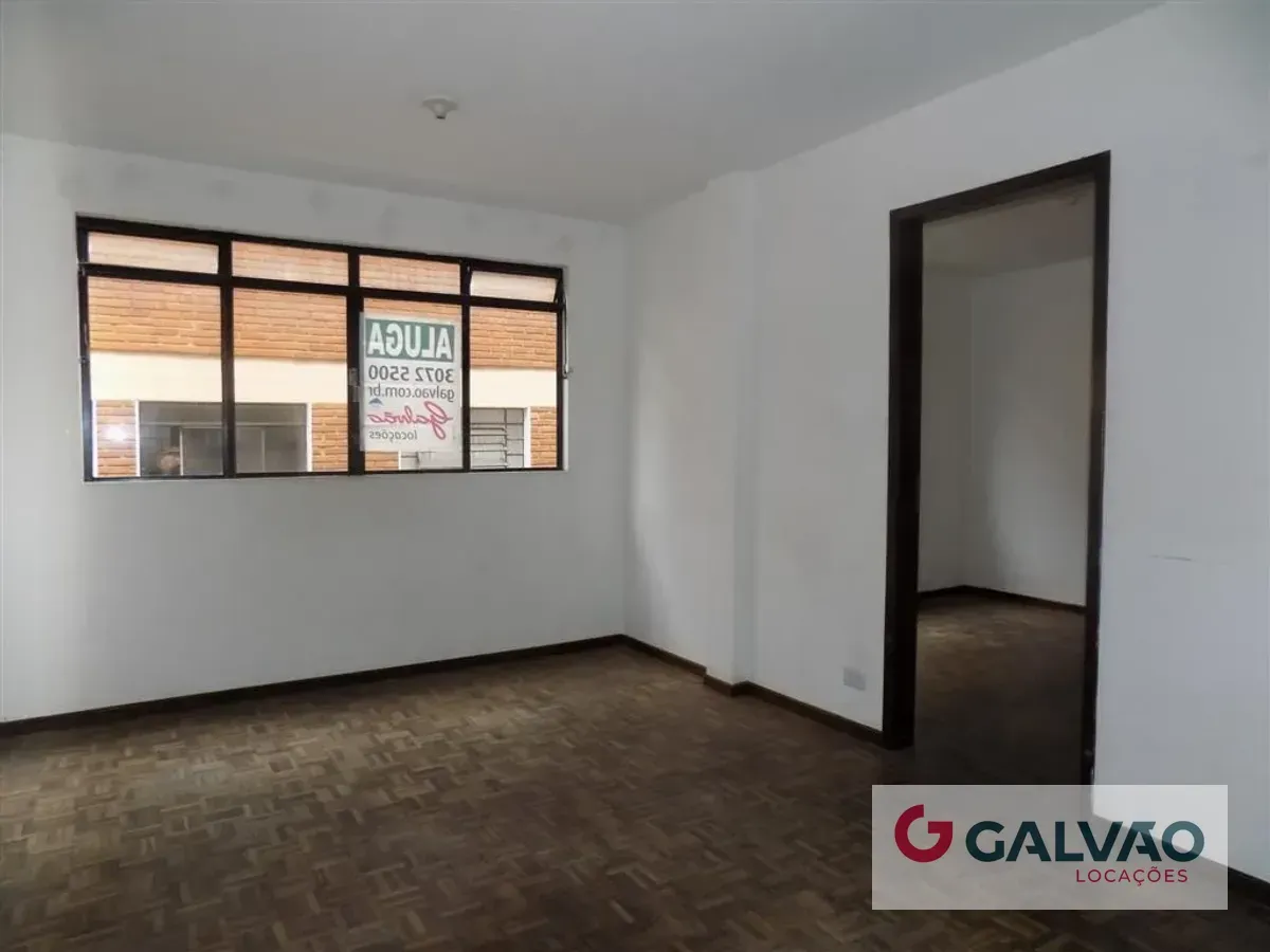 2-bedroom apartment with wood or laminate floors in Curitiba — photo 5