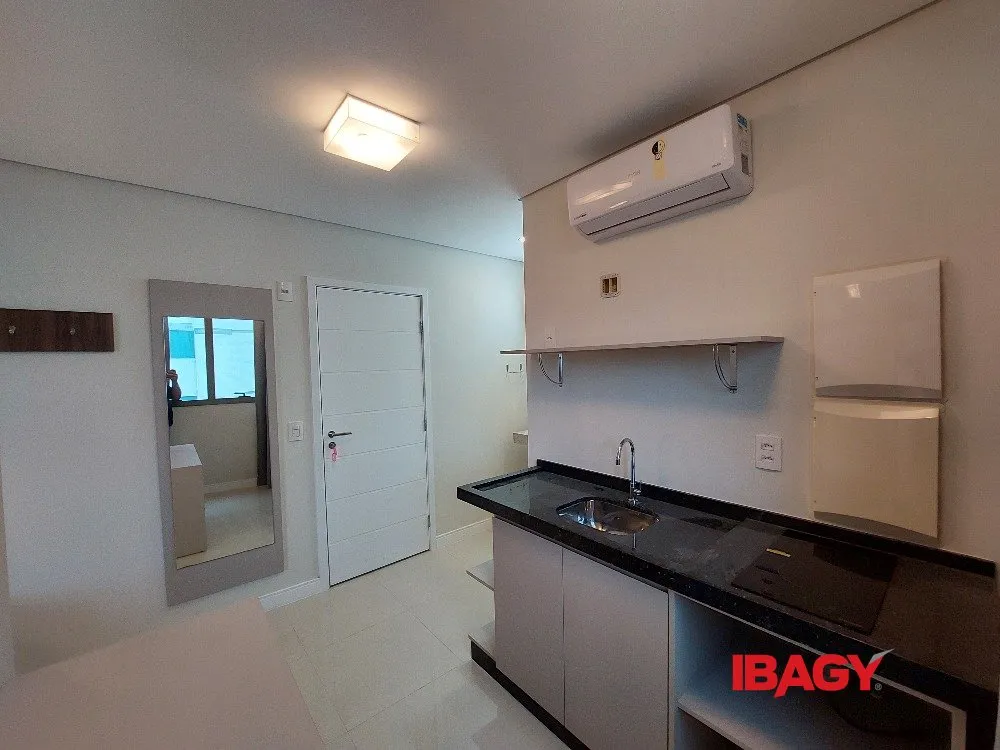 Unfurnished studio with AC and no parking space — photo 8
