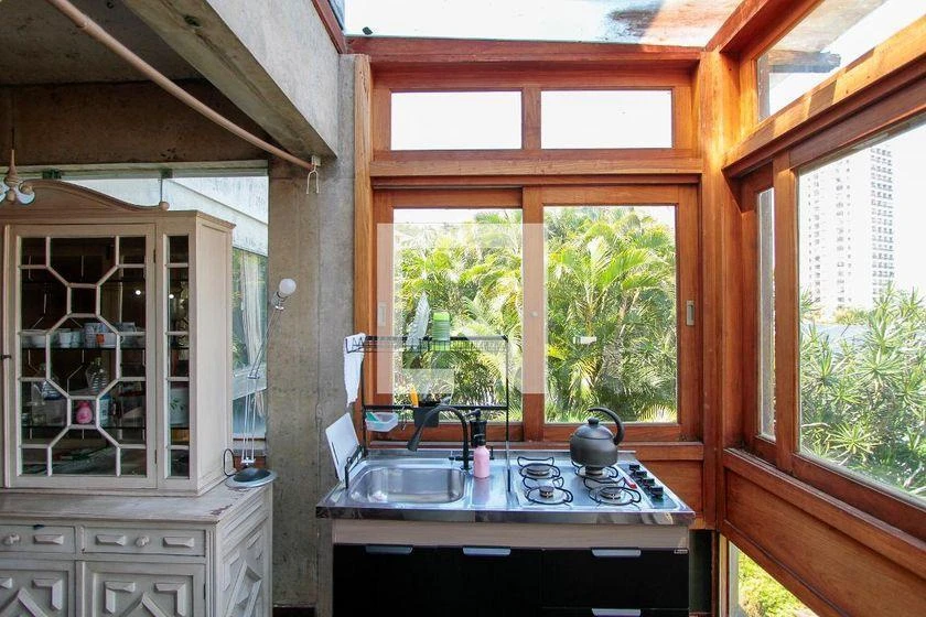 Bathtub in a one-bedroom apartment, 109 m² — photo 7