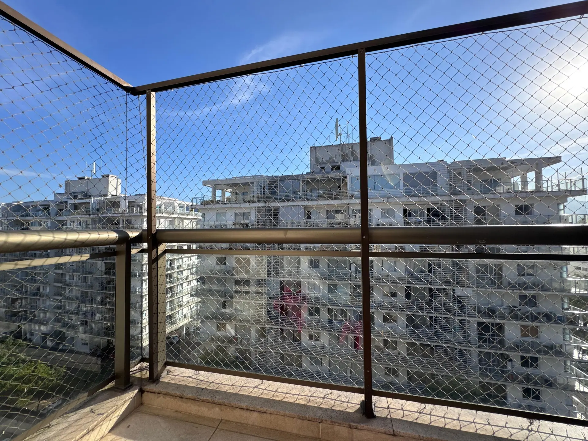 4-bedroom apartment with a glass-enclosed balcony — photo 55