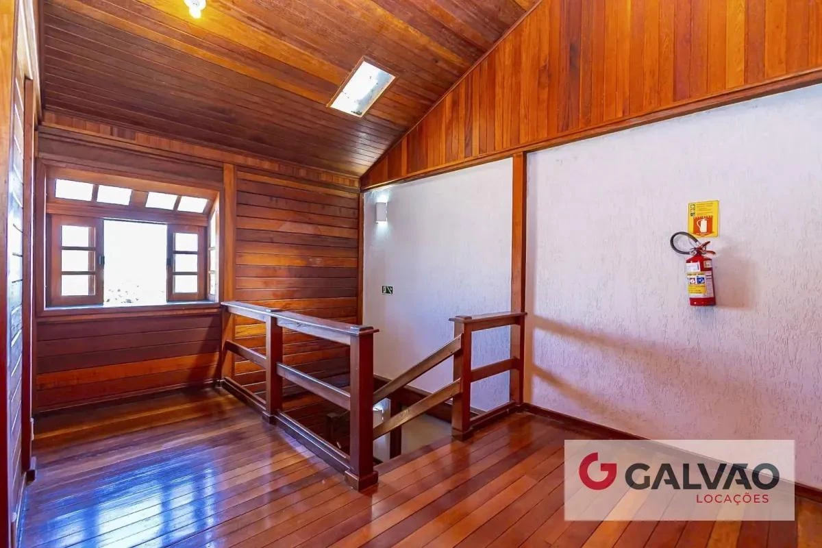Casa sin amueblar con 3 dormitorios, cocina cerrada y balcón — photo 14