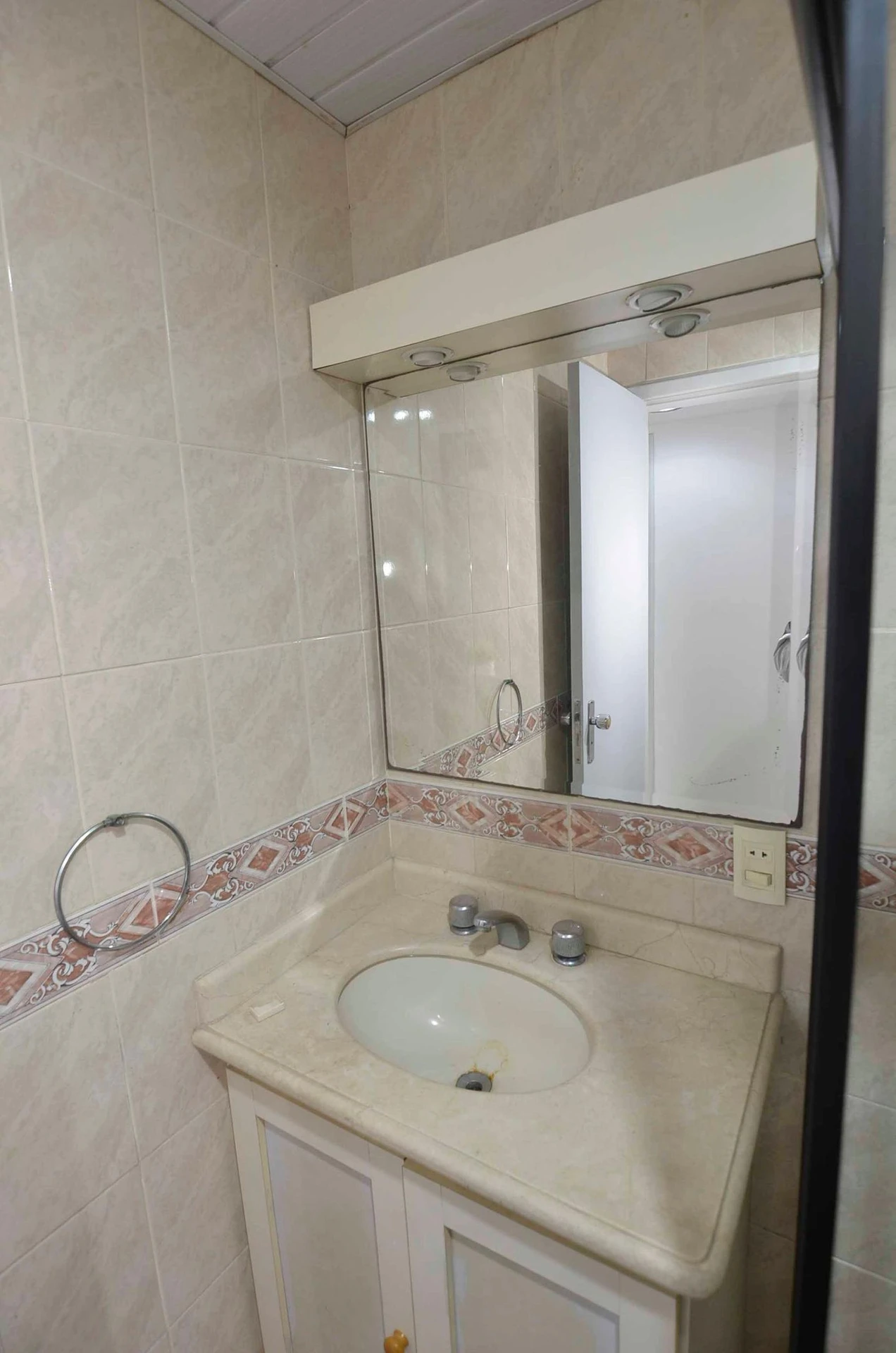3-bedroom apartment with a mountain view in Rio de Janeiro — photo 42