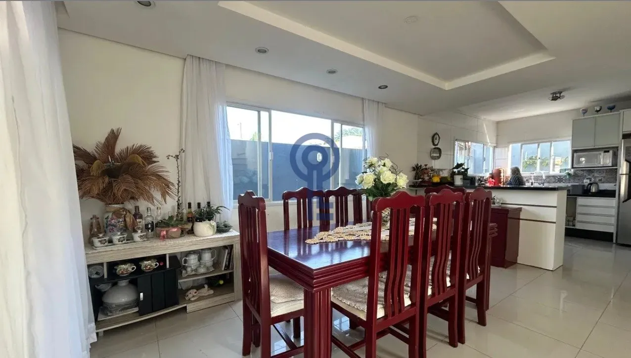 Furnished house with 5 bedrooms and 4 parking spots — photo 8