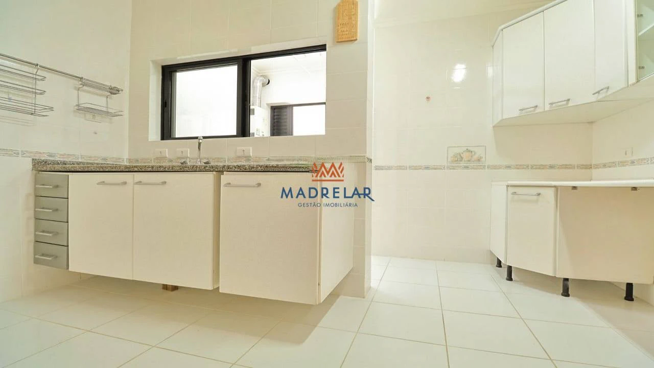 Bathtub in a 3-bedroom apartment, 112 m² — photo 2