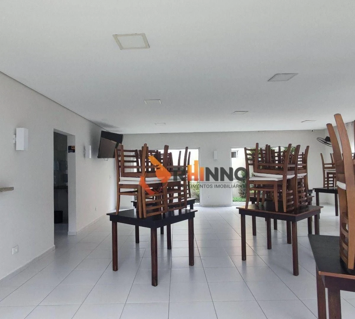 Apartment, 50 m², with wood or laminate floors — photo 37