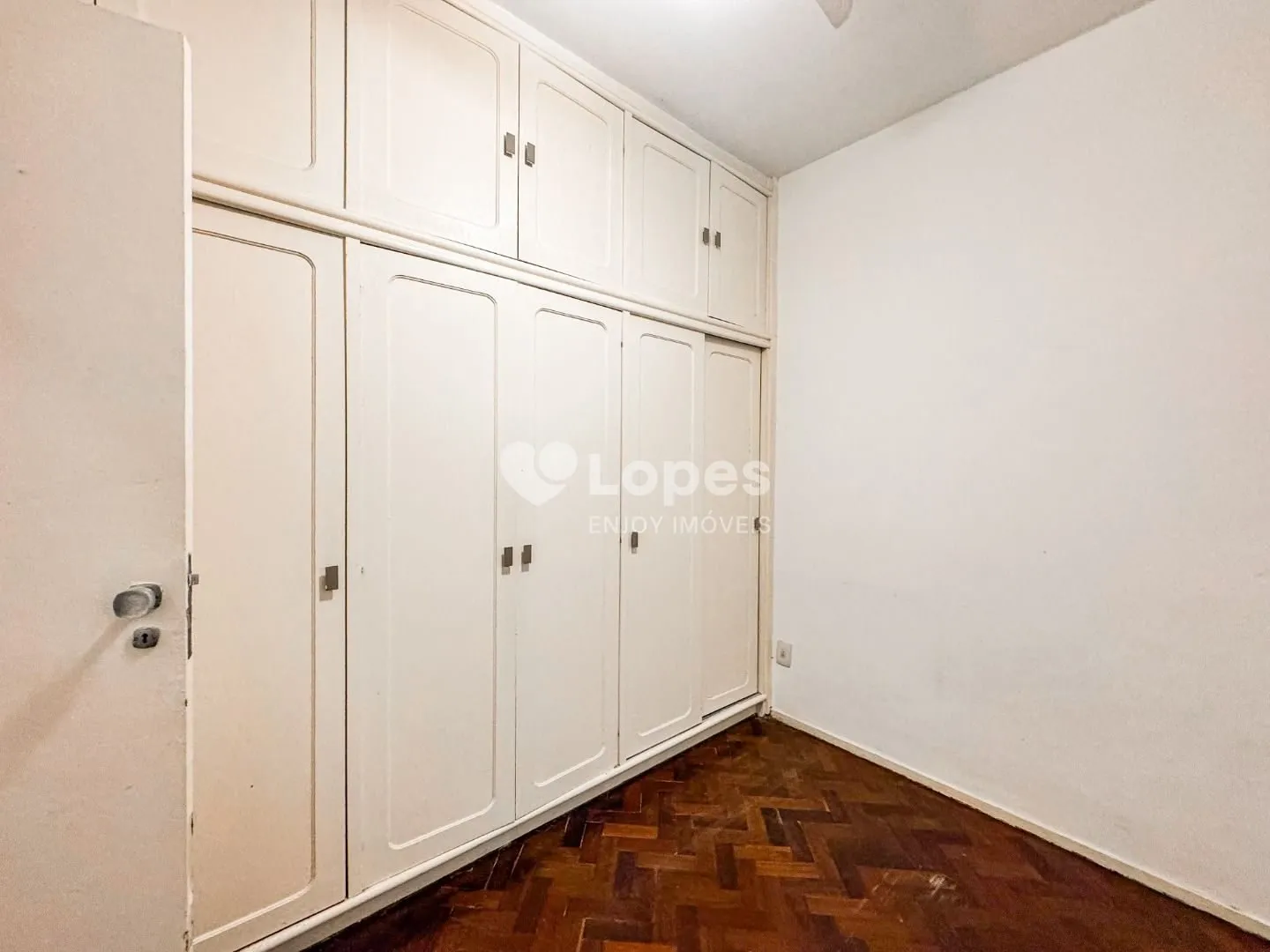 3-bedroom apartment with a home office — photo 13