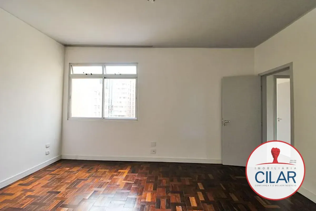 2-bedroom apartment with wood or laminate floors in Curitiba — photo 10