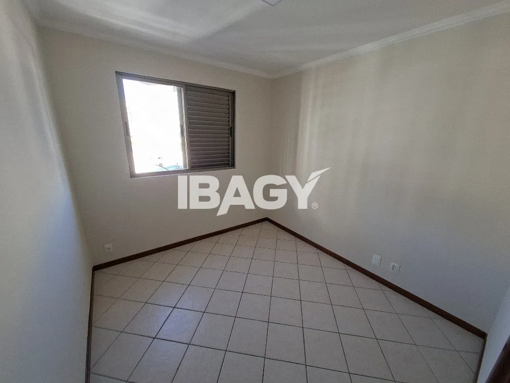 Apartamento de 4 dormitorios con 135 m² y 1 suite — photo 25