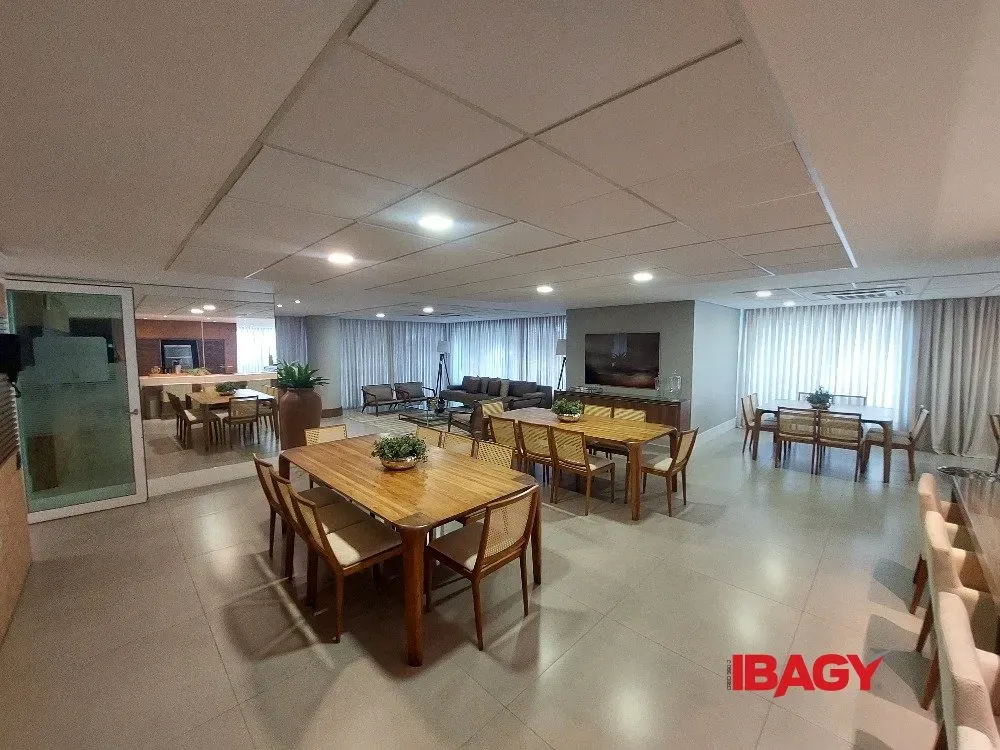Furnished 2-suite apartment with enclosed balcony — photo 41