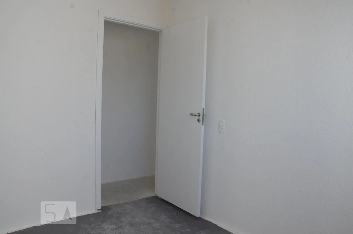 Balcony with a grill in a 2-bedroom apartment, 45 m² — photo 26