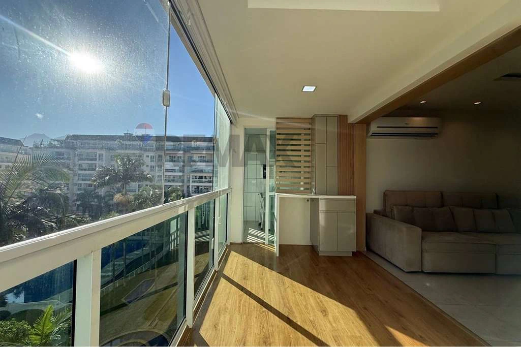 Apartamento reformado de 98 m² com varanda fechada — photo 4