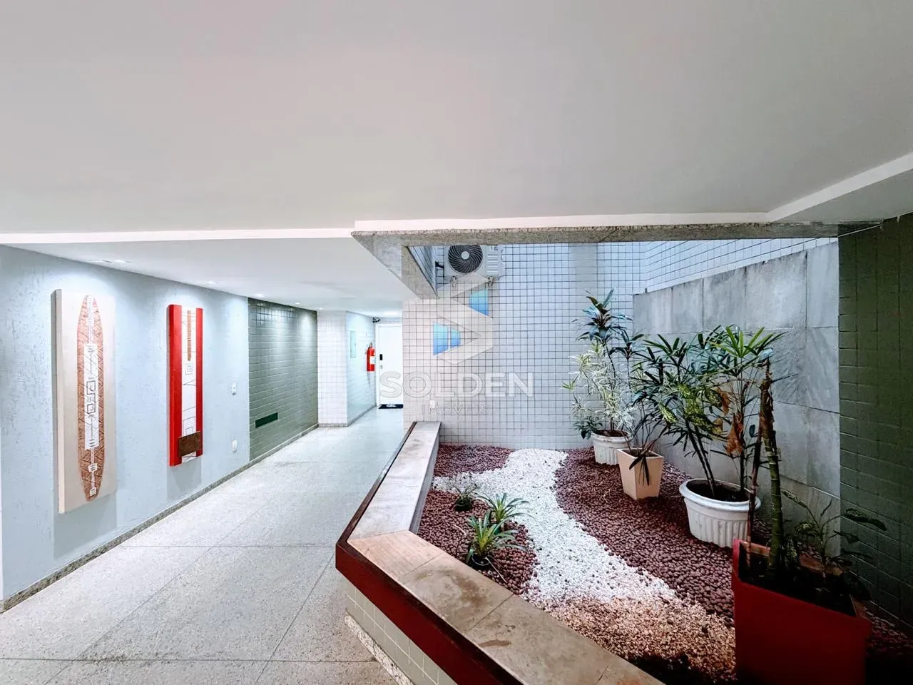 160 m² apartment with 3 bedrooms and 4 bathrooms — photo 37