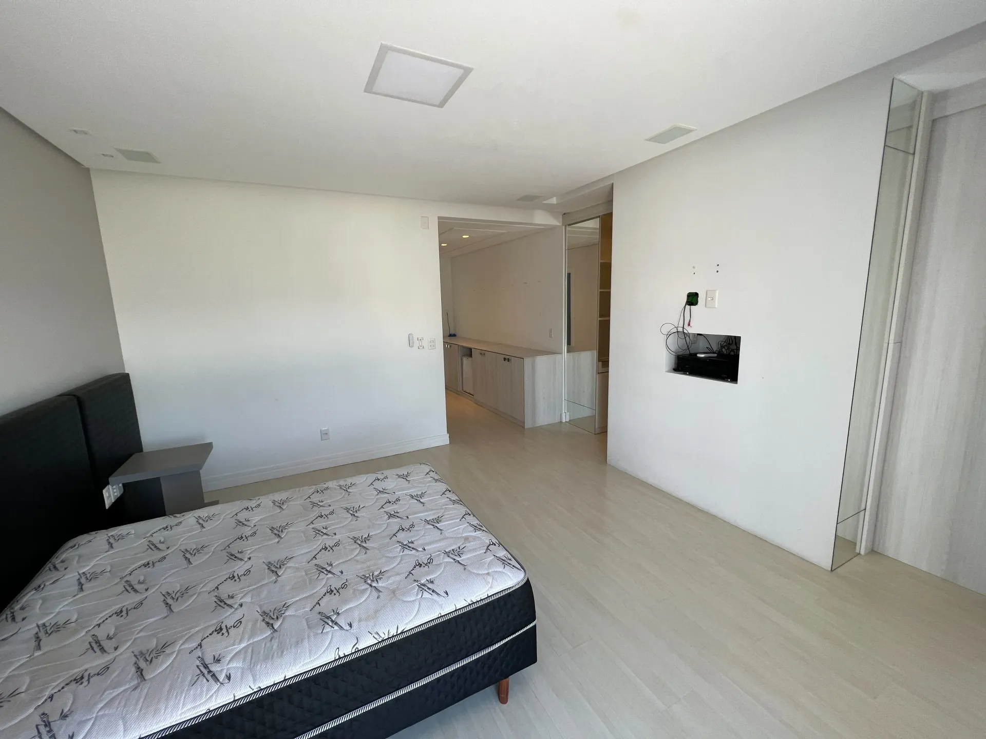 Furnished house with 6 en-suite bedrooms and private BBQ — photo 18