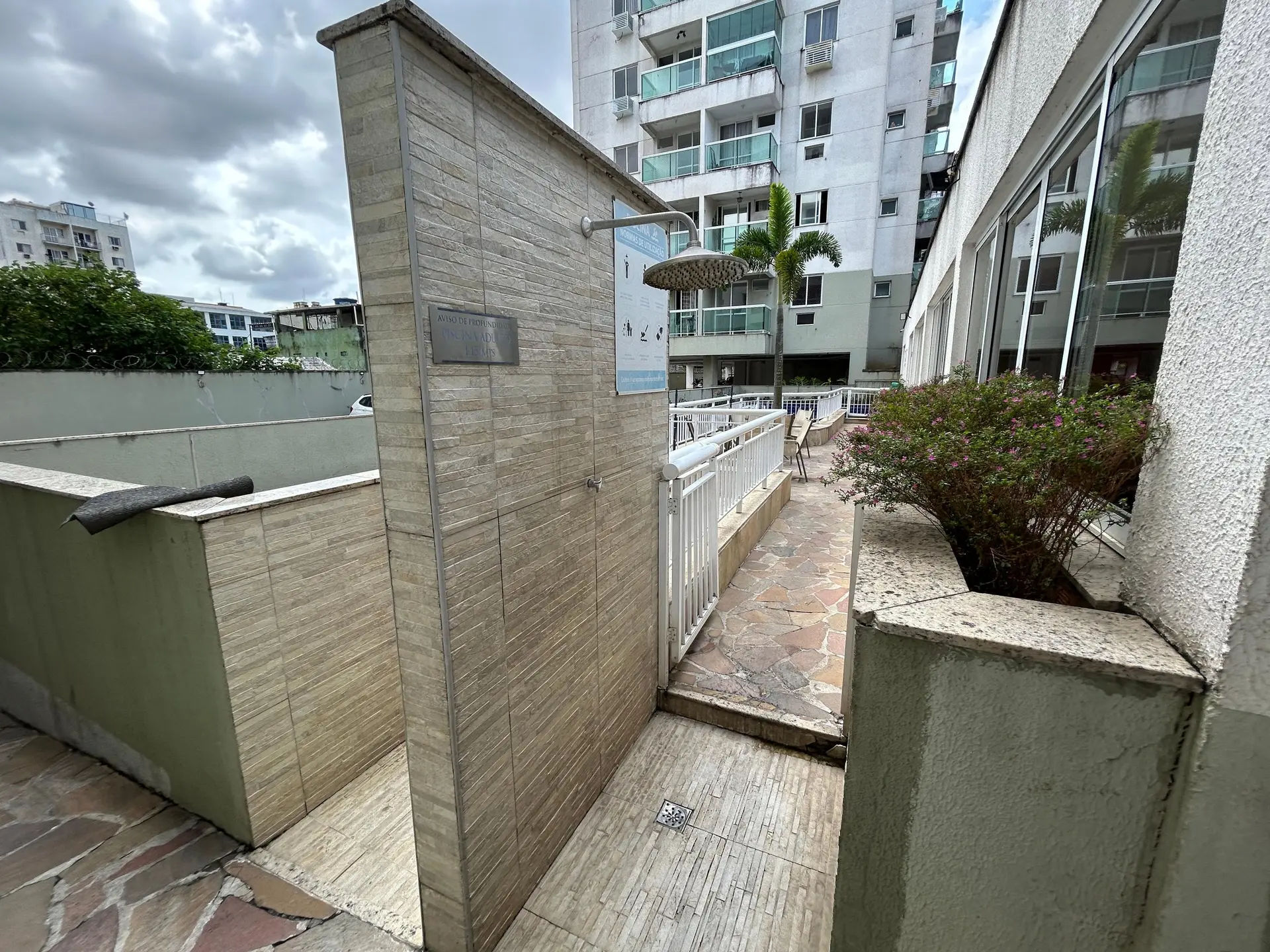 2-bedroom apartment with a mountain view in Rio de Janeiro — photo 57