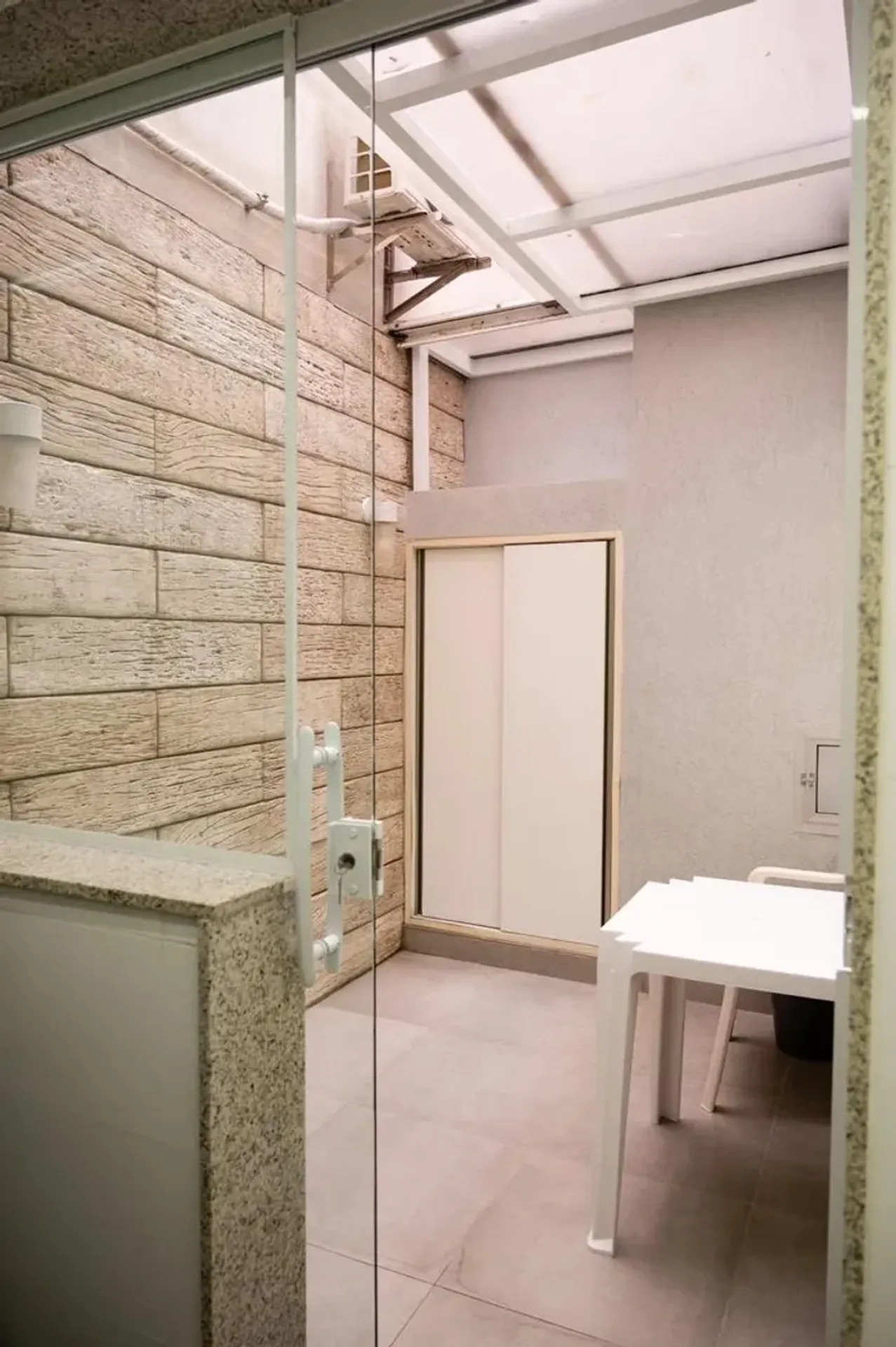 5-bedroom apartment, 1 with its own bathroom, 218 m² — photo 51