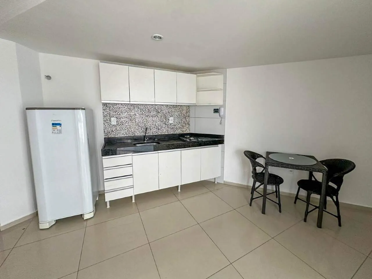 Furnished 1-bedroom apartment with private garden — photo 10