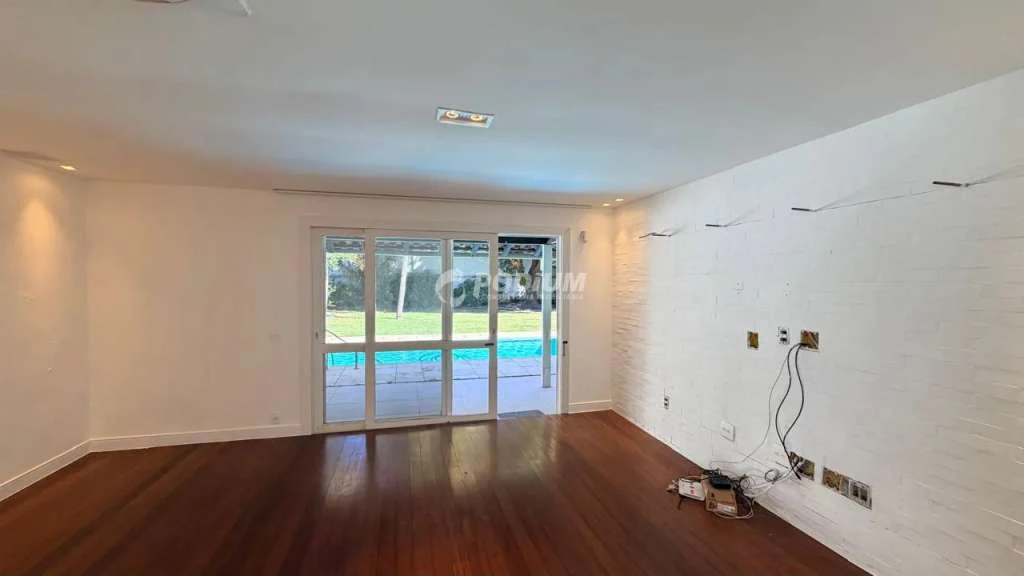 Casa duplex com 4 quartos e 5 banheiros — photo 2
