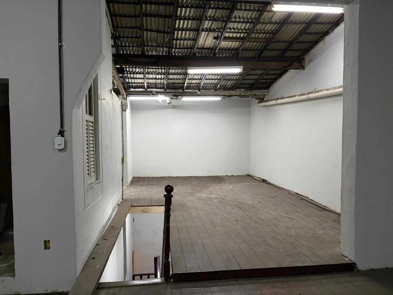 Unfurnished 326 m² house with 2 bedrooms and 2 bathrooms — photo 27