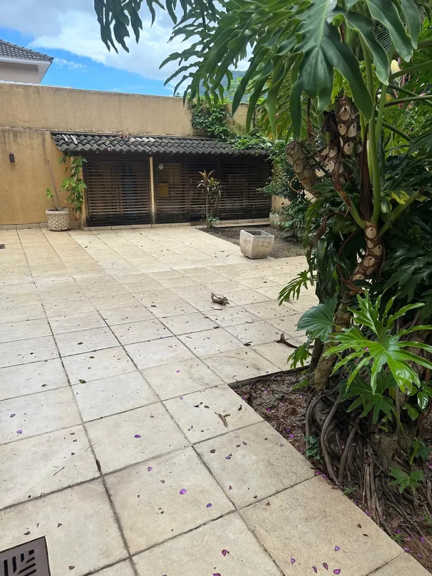 Duplex house with a shared open-air pool — photo 10