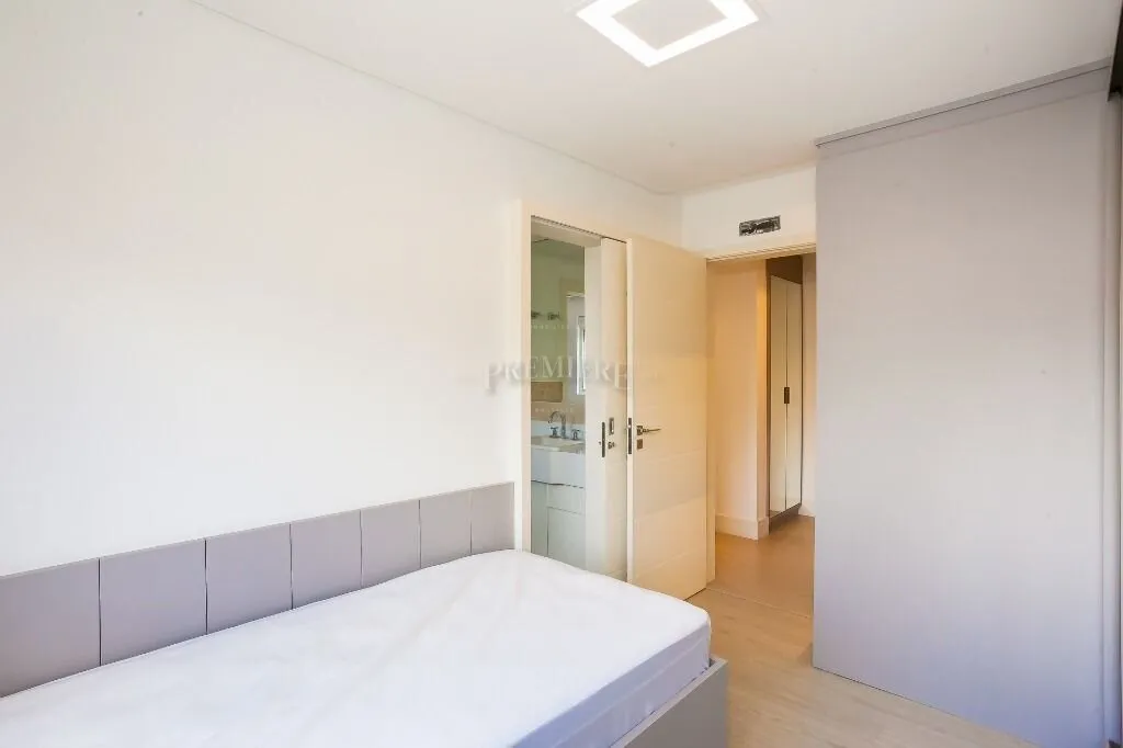 Furnished apartment, 135 m², with a bathtub — photo 26