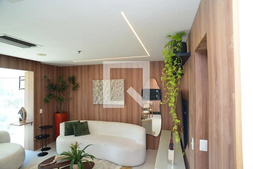 Apartamento mobiliado de 1 quarto com varanda de vidro