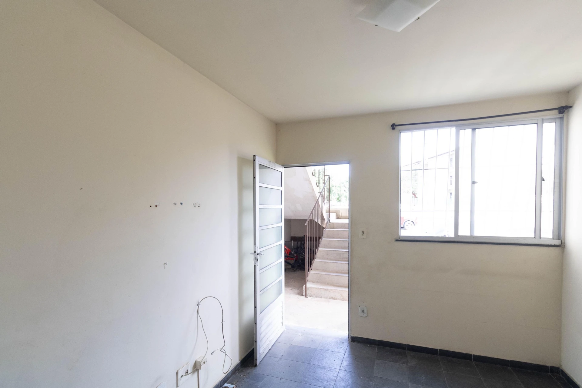 2-bedroom apartment in a building with a gym — photo 33