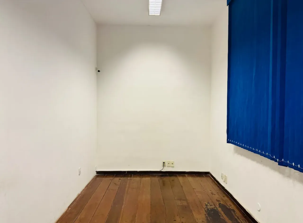 Casa sem mobília com 5 quartos e 2 vagas de garagem — photo 18