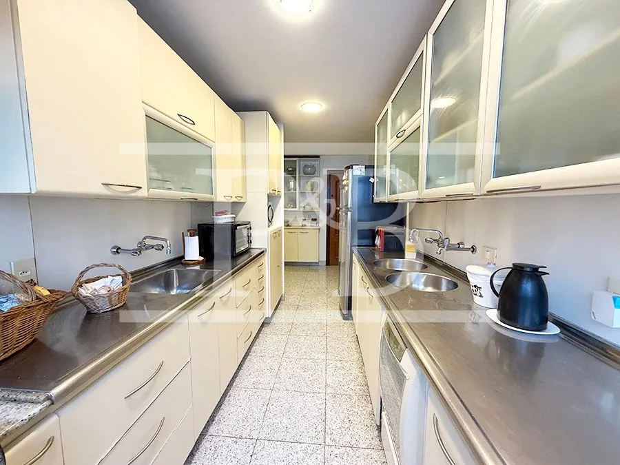 Furnished apartment with 3 bedrooms and 3 bathrooms — photo 39