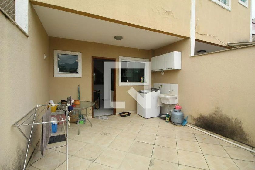 200 m² apartment with 3 en-suite bedrooms and balcony — photo 30
