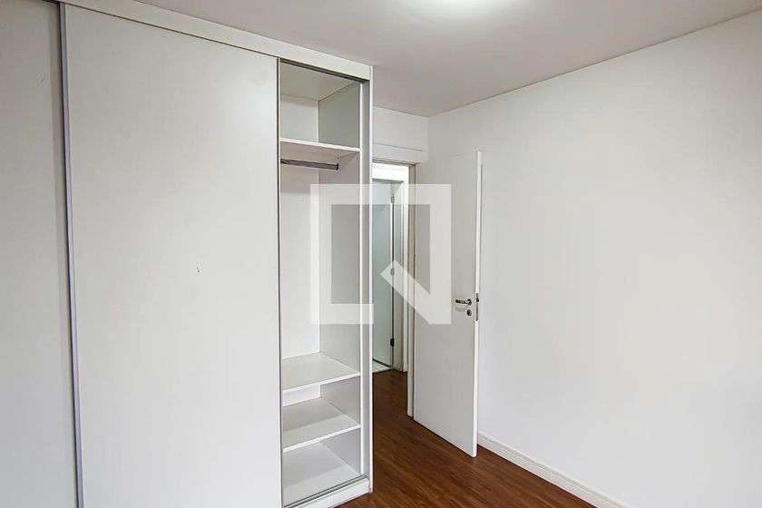 Apartamento vazio de 3 quartos com varanda e 185 m² — photo 8