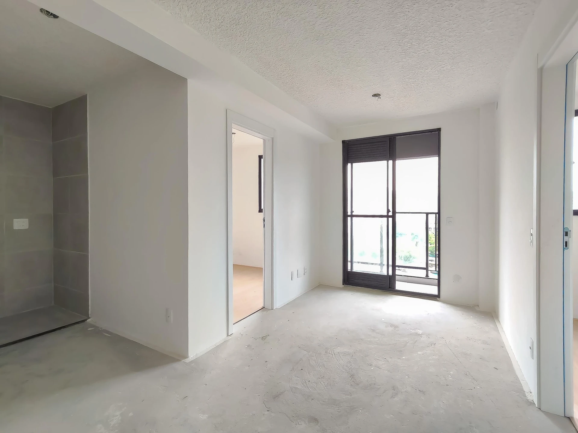 Apartment, 38 m², with a glass-enclosed balcony — photo 5