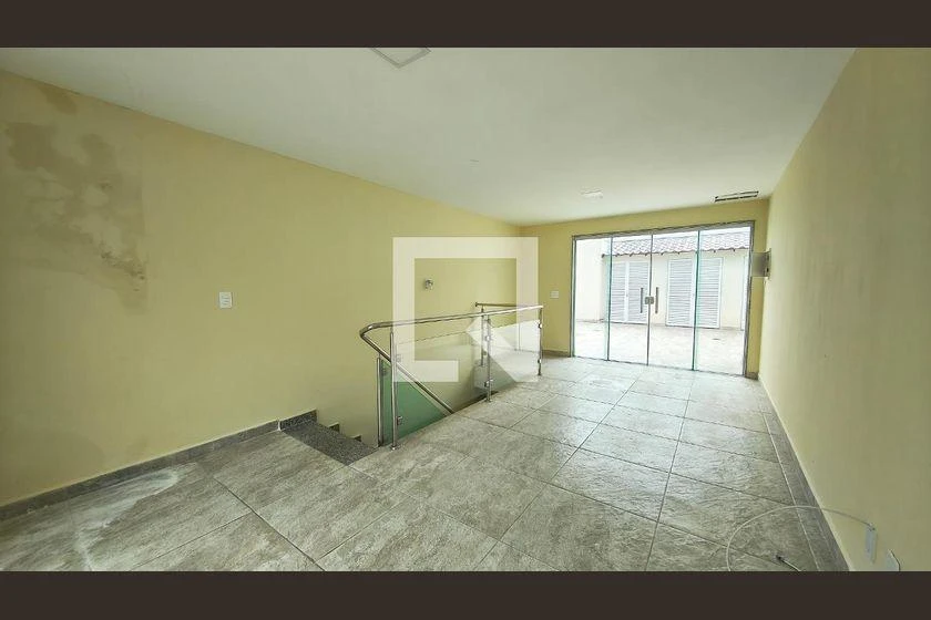 Balcony with a grill in a 3-bedroom apartment, 311 m² — photo 45