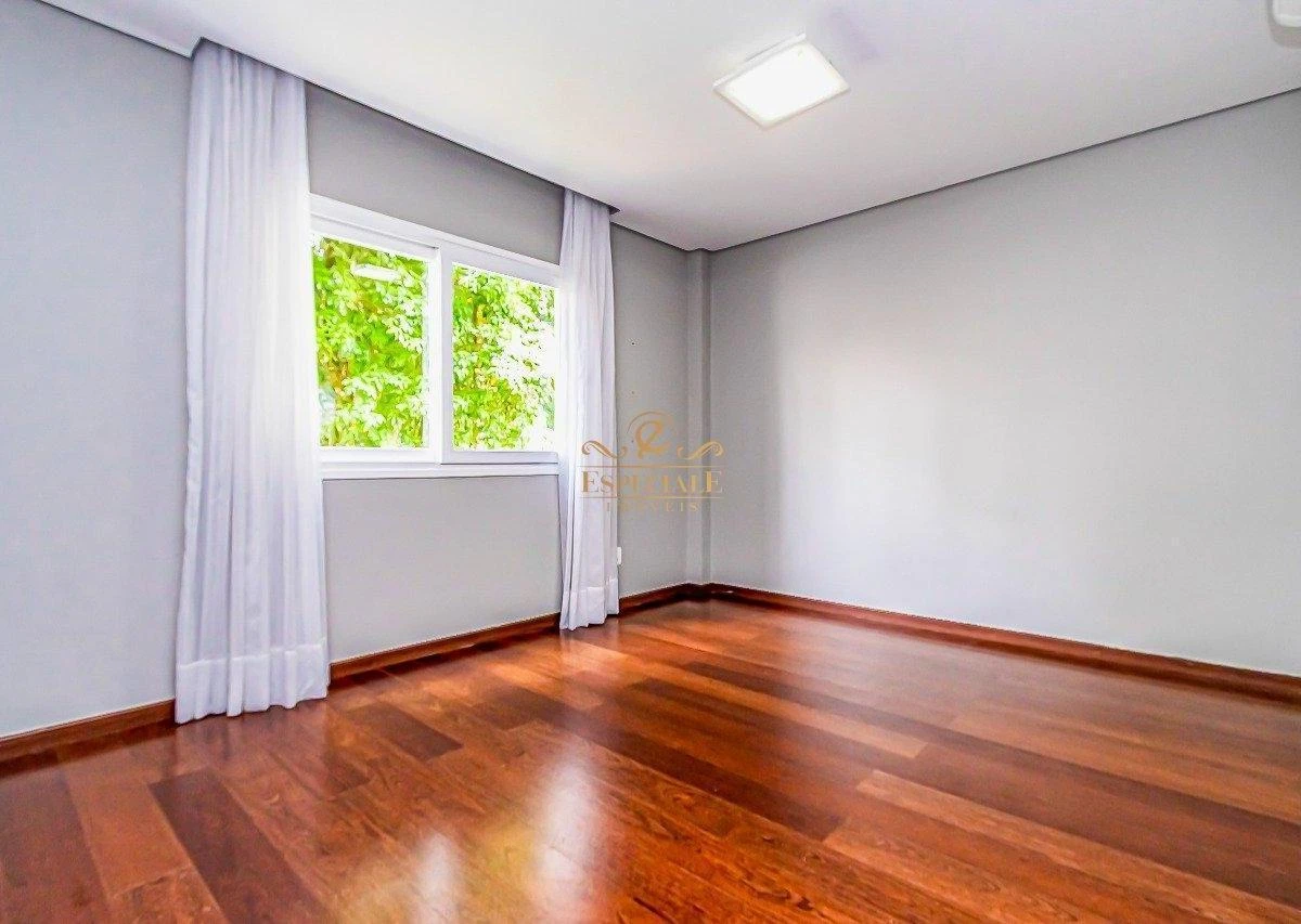 Ванна и 3 спальни: дом 295 м² — photo 25