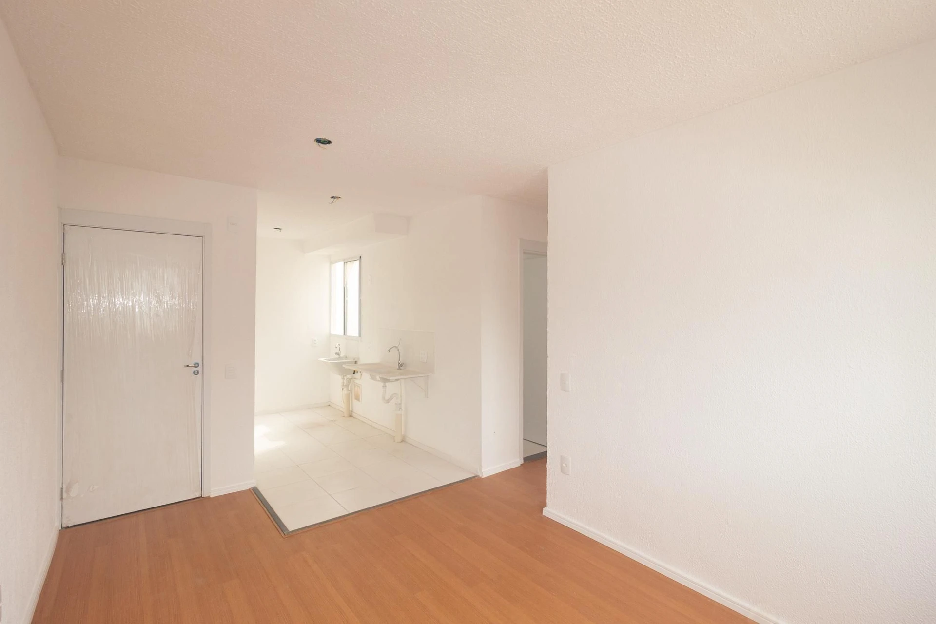 Apartamento para alugar com 2 quartos e 1 banheiro